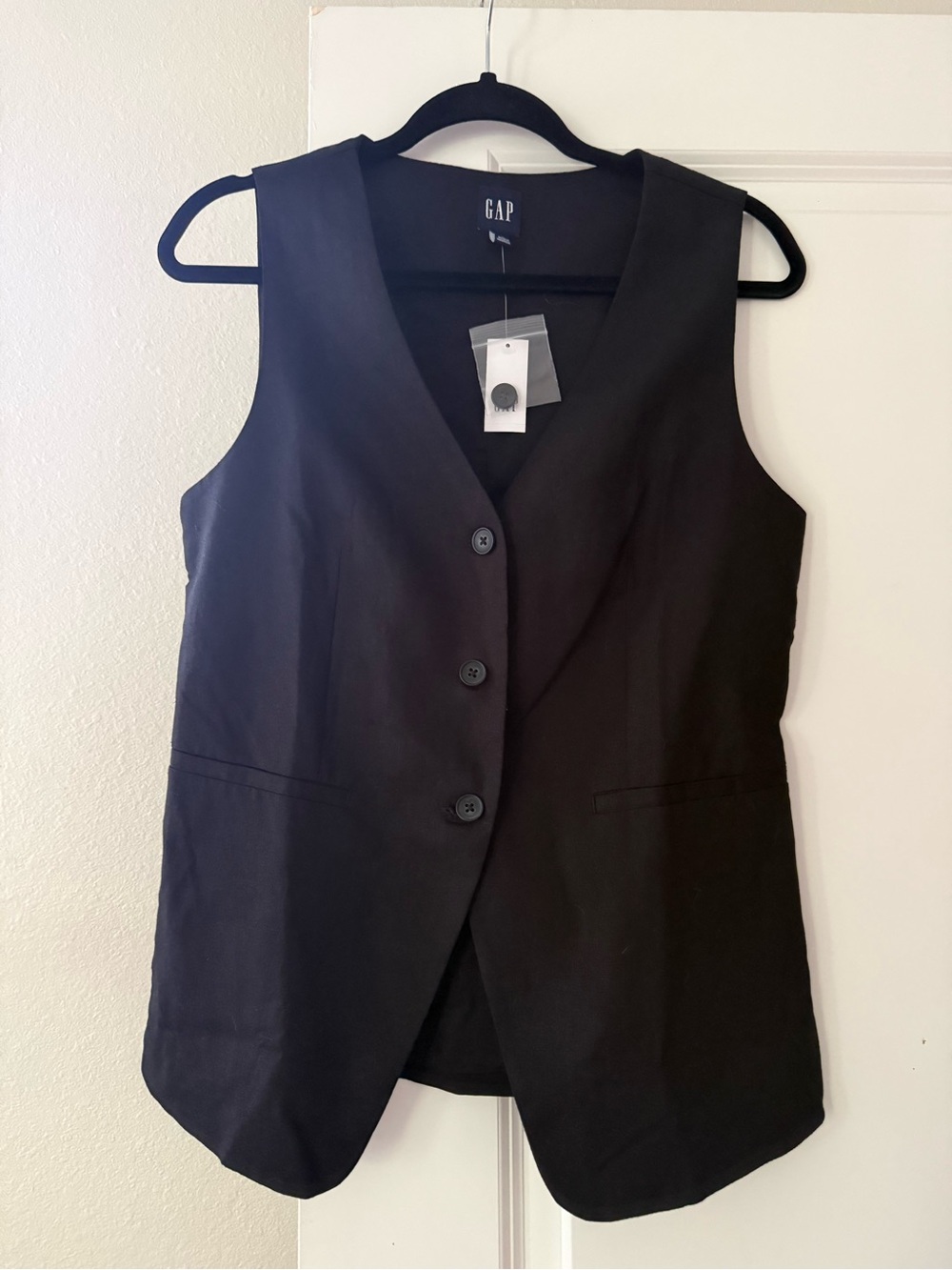 Gap women’s linen blend vest